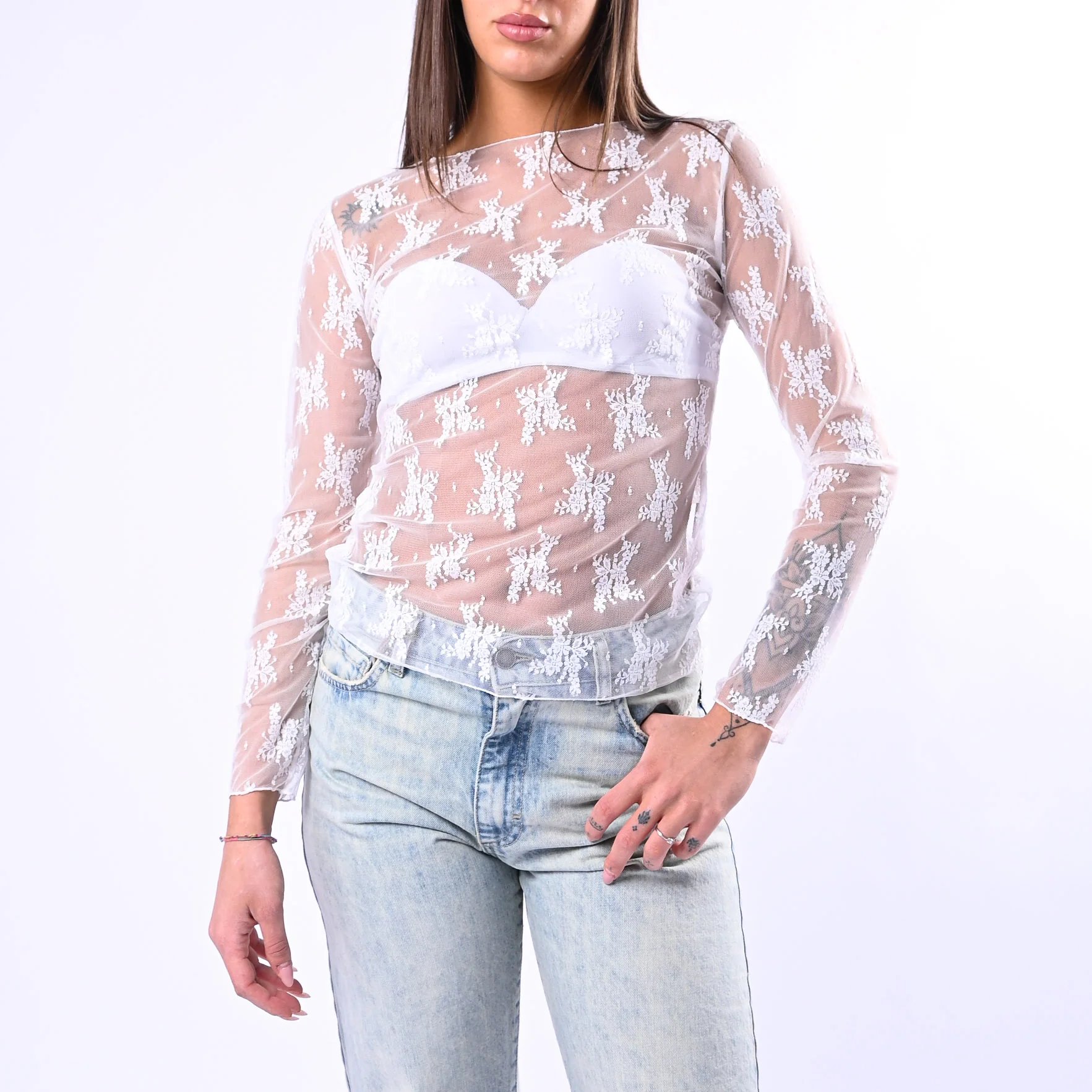 B LOVE - BLUSA IN PIZZO SCOLLO BARCHETTA ART.11817P - BIANCO