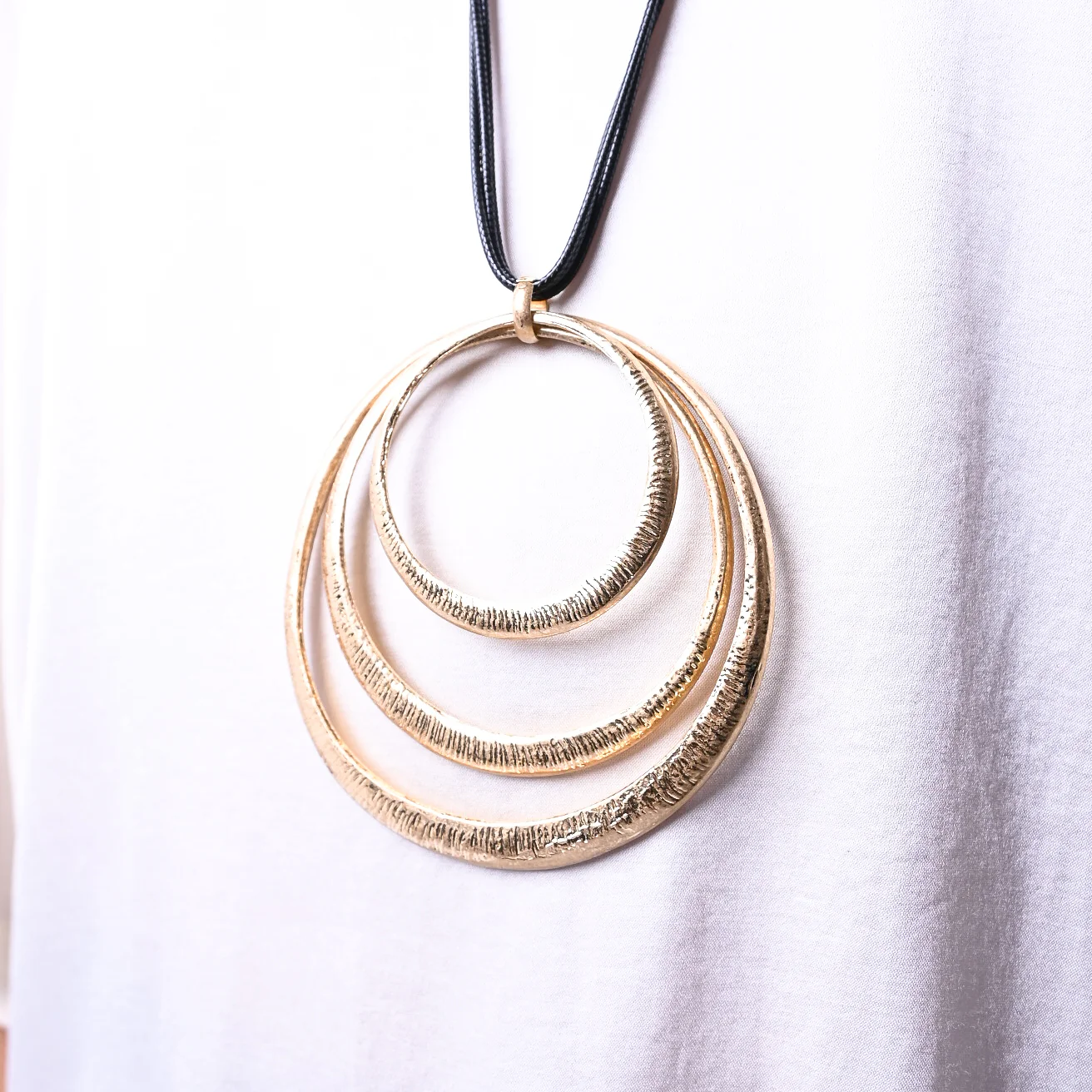 B LOVE - COLLANA LUNGA TRIPLO CIONDOLO ART.CLTRCD - ORO - Image 2