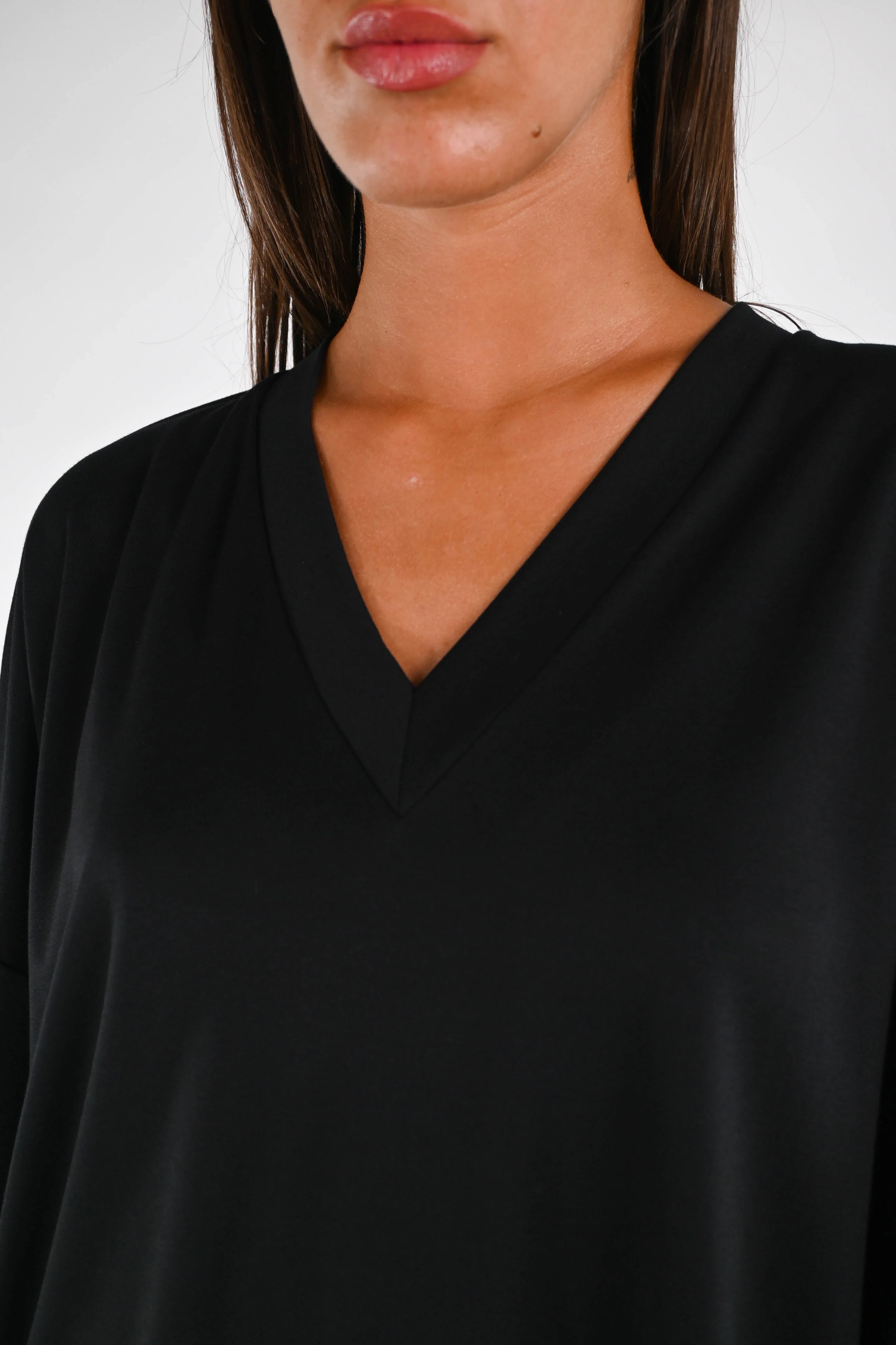 B LOVE - MAGLIA OVER PUNTO MILANO SCOLLO V ART.11515 - NERO - Image 5