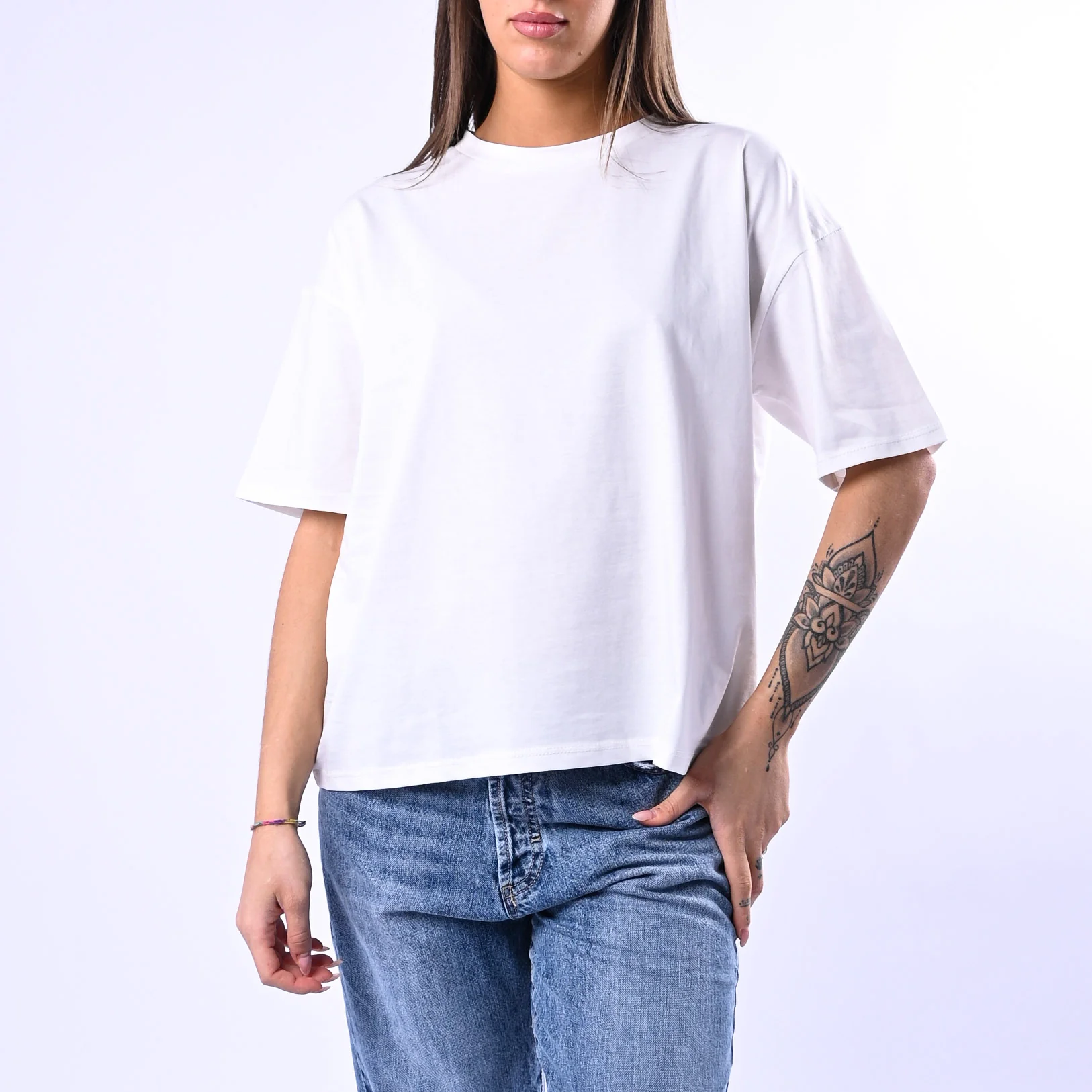 B LOVE - T-SHIRT A SCATOLA MANICA CORTA ART.12016 - PANNA