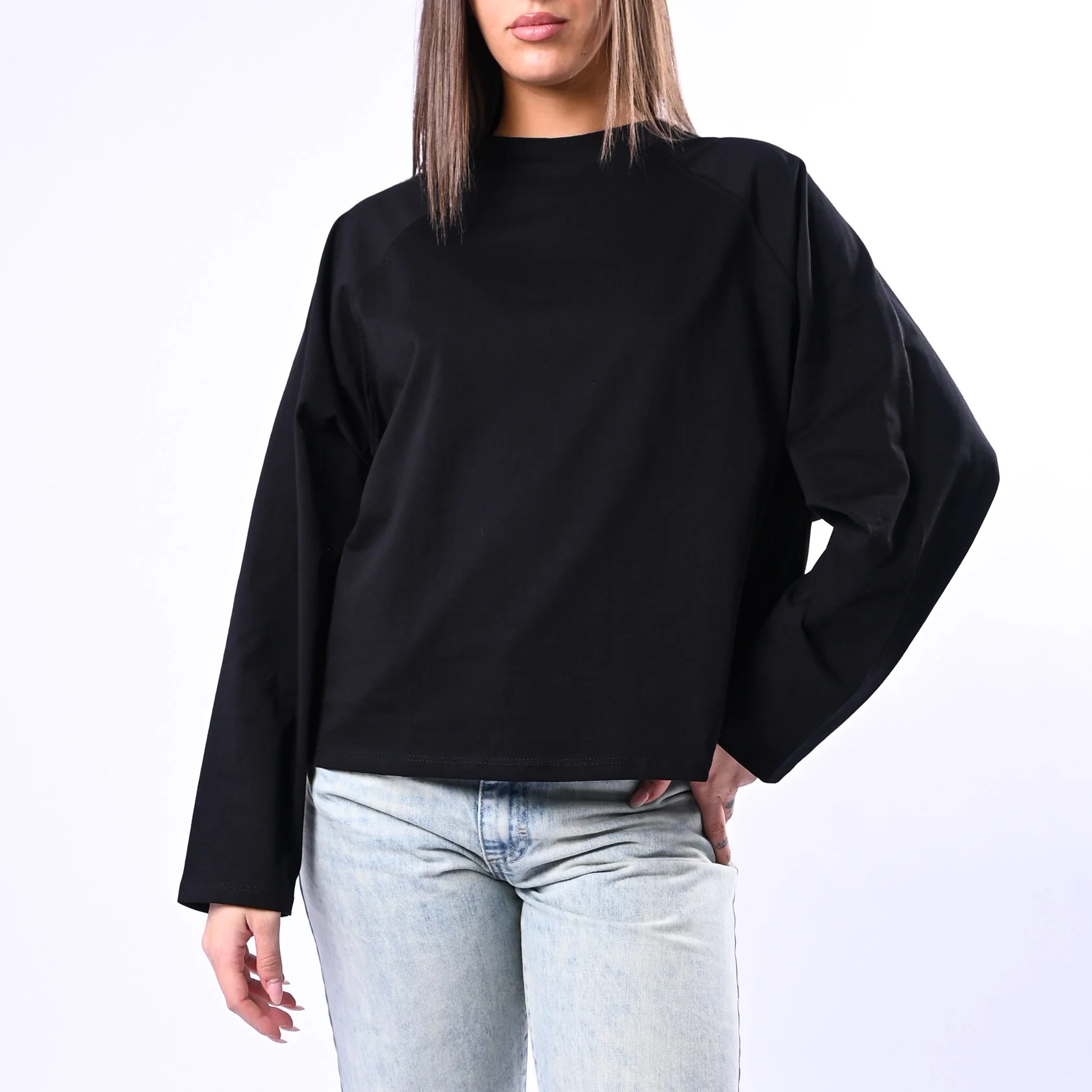 B LOVE - T-SHIRT A SCATOLA MANICA LUNGA ART.11751 - NERO