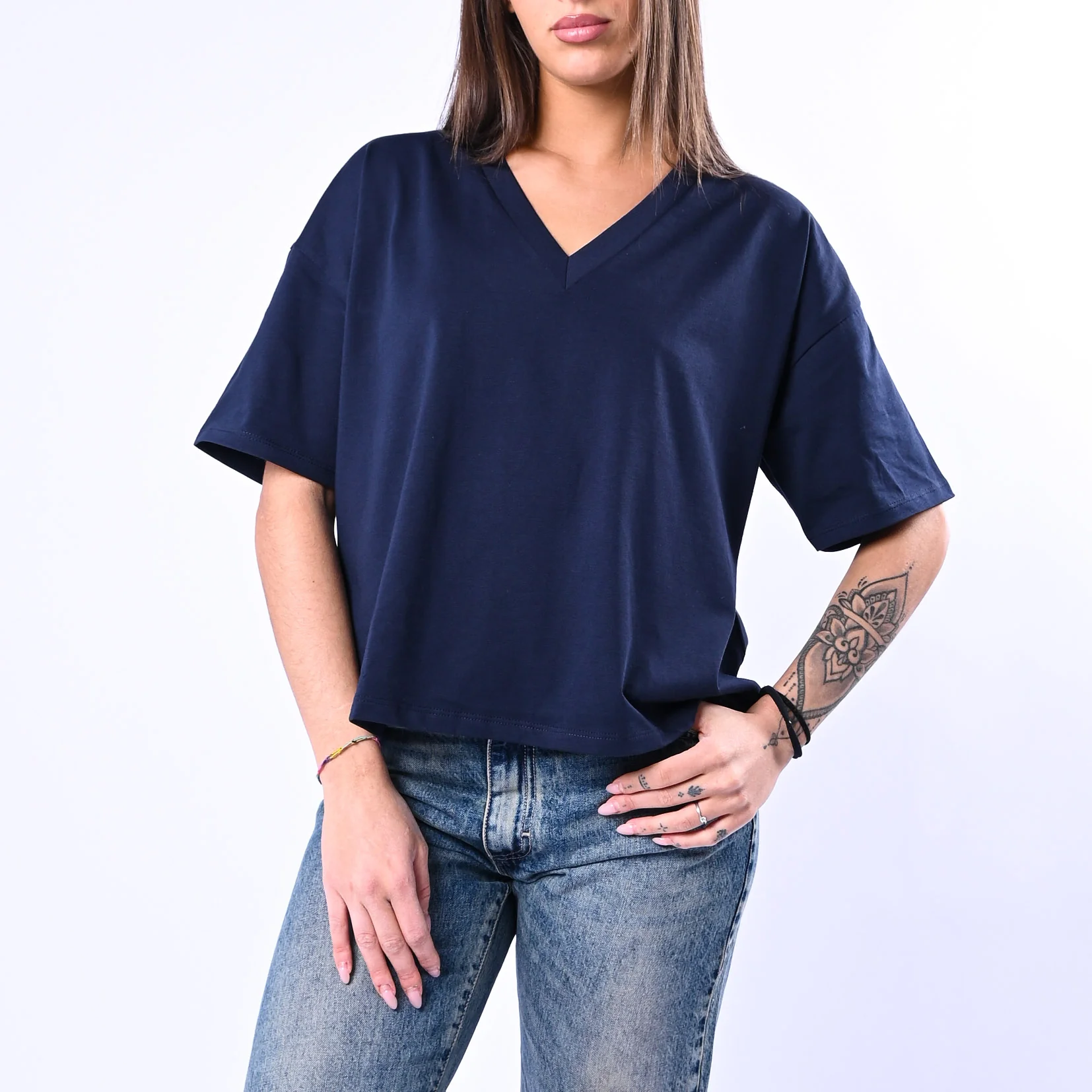 B LOVE - T-SHIRT A SCATOLA SCOLLO V ART.12001 - BLU