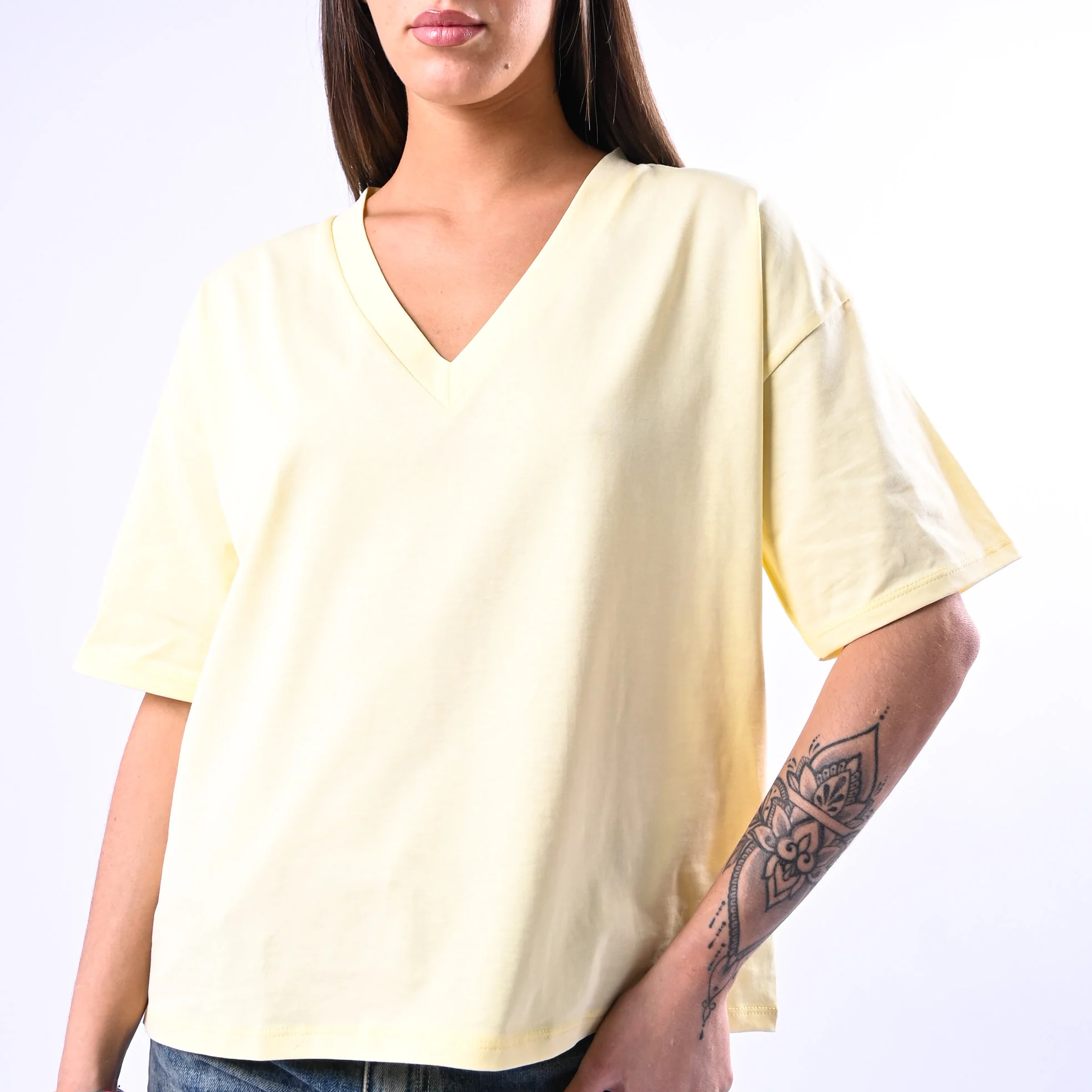 B LOVE - T-SHIRT A SCATOLA SCOLLO V ART.12001 - GIALLO - Image 5