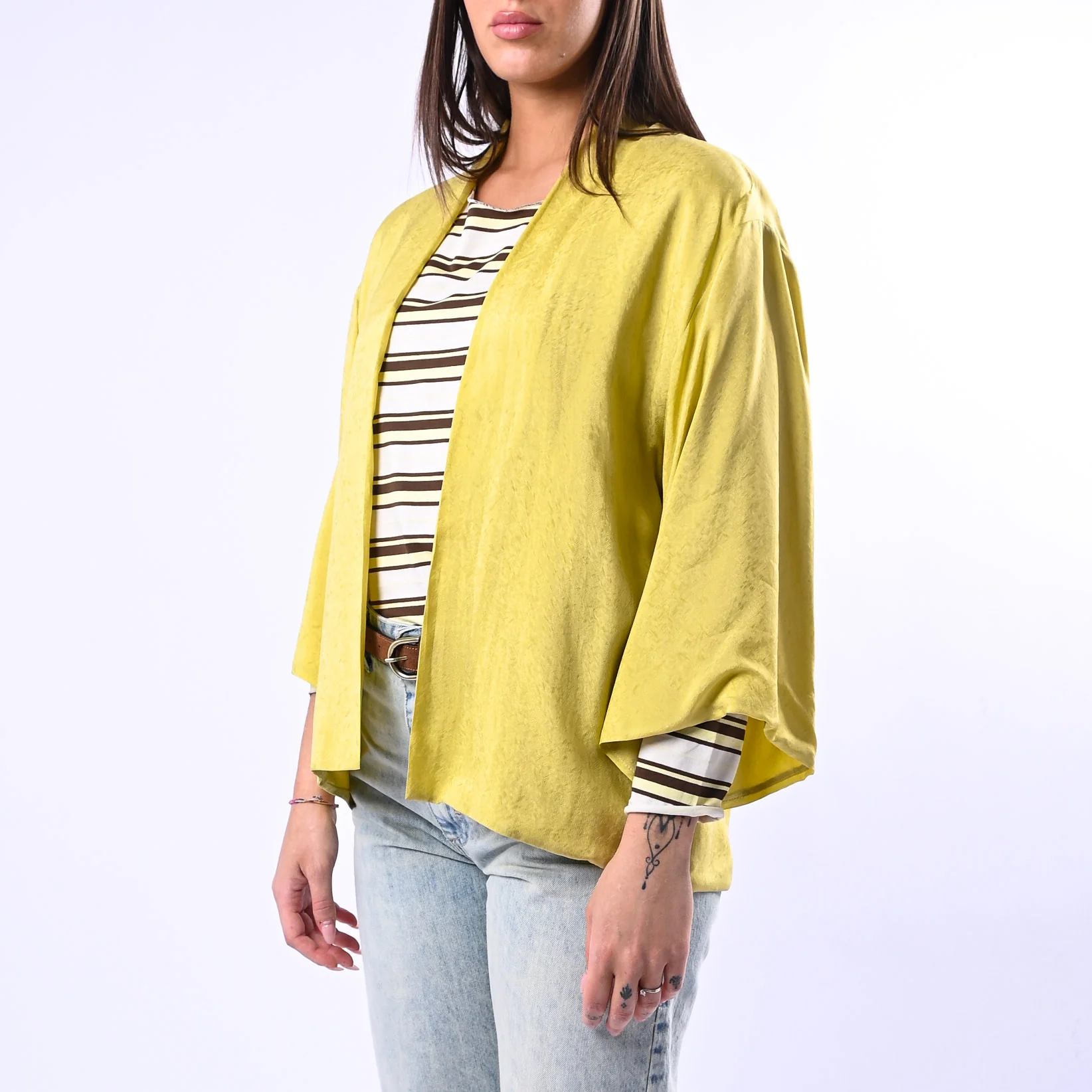 WU'SIDE - GIACCA/KIMONO CORTO CON MANICA GOMITO ART.26339 - ORO - Image 3
