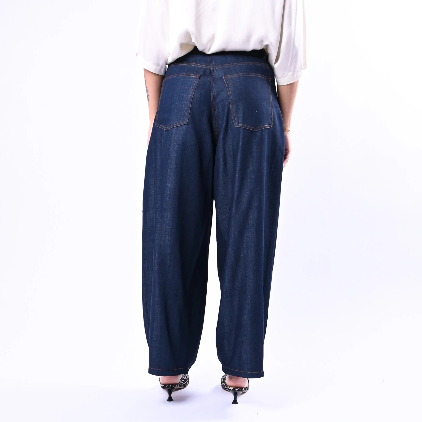 GOLD - PANTALONE TENCEL BALLOON CON PINCE ART.18092/2396 - DENIM SCURO - Image 4