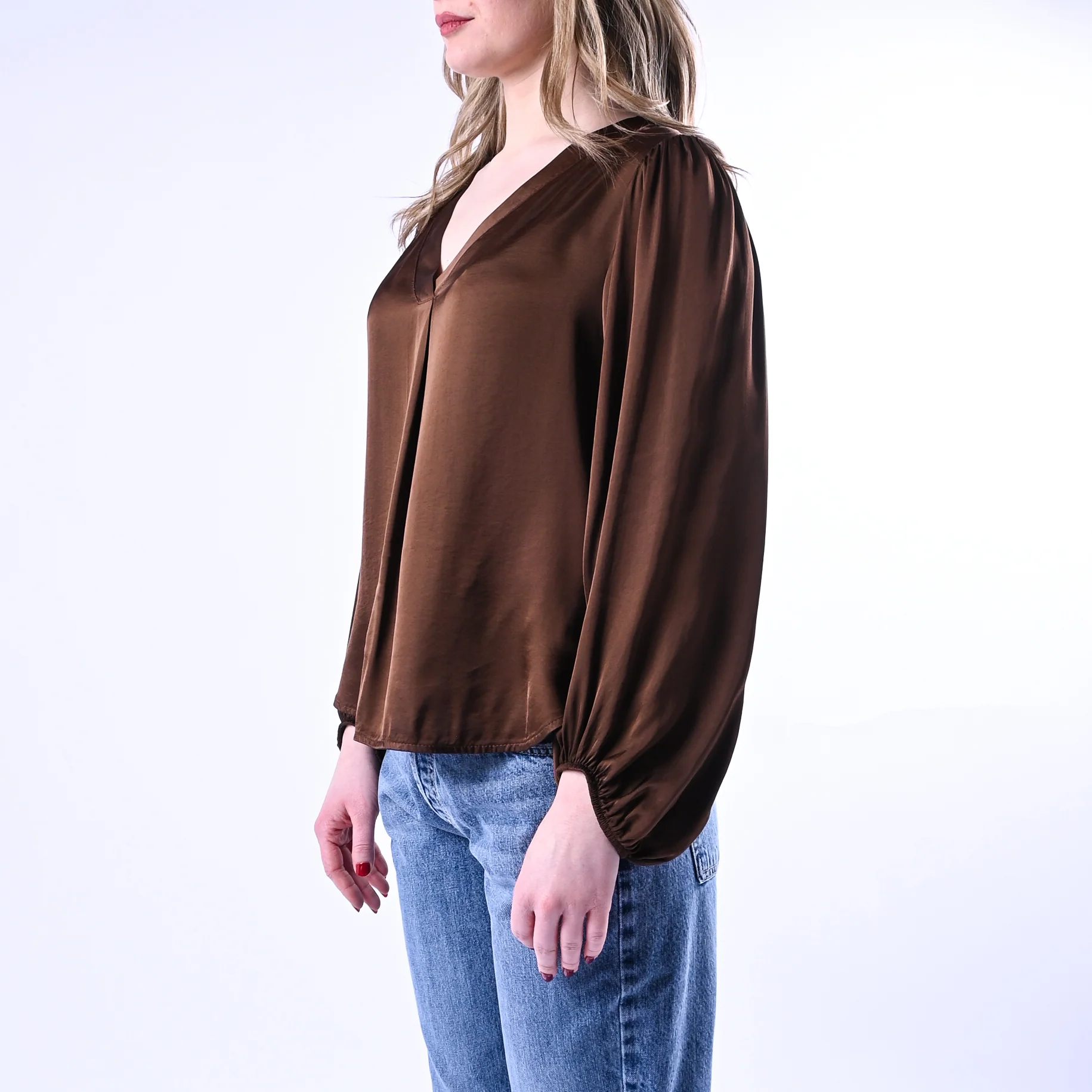 HAVEONE - BLUSA SCOLLO V IN VISCOSA ART.CWG-Q006 - MORO - Image 3