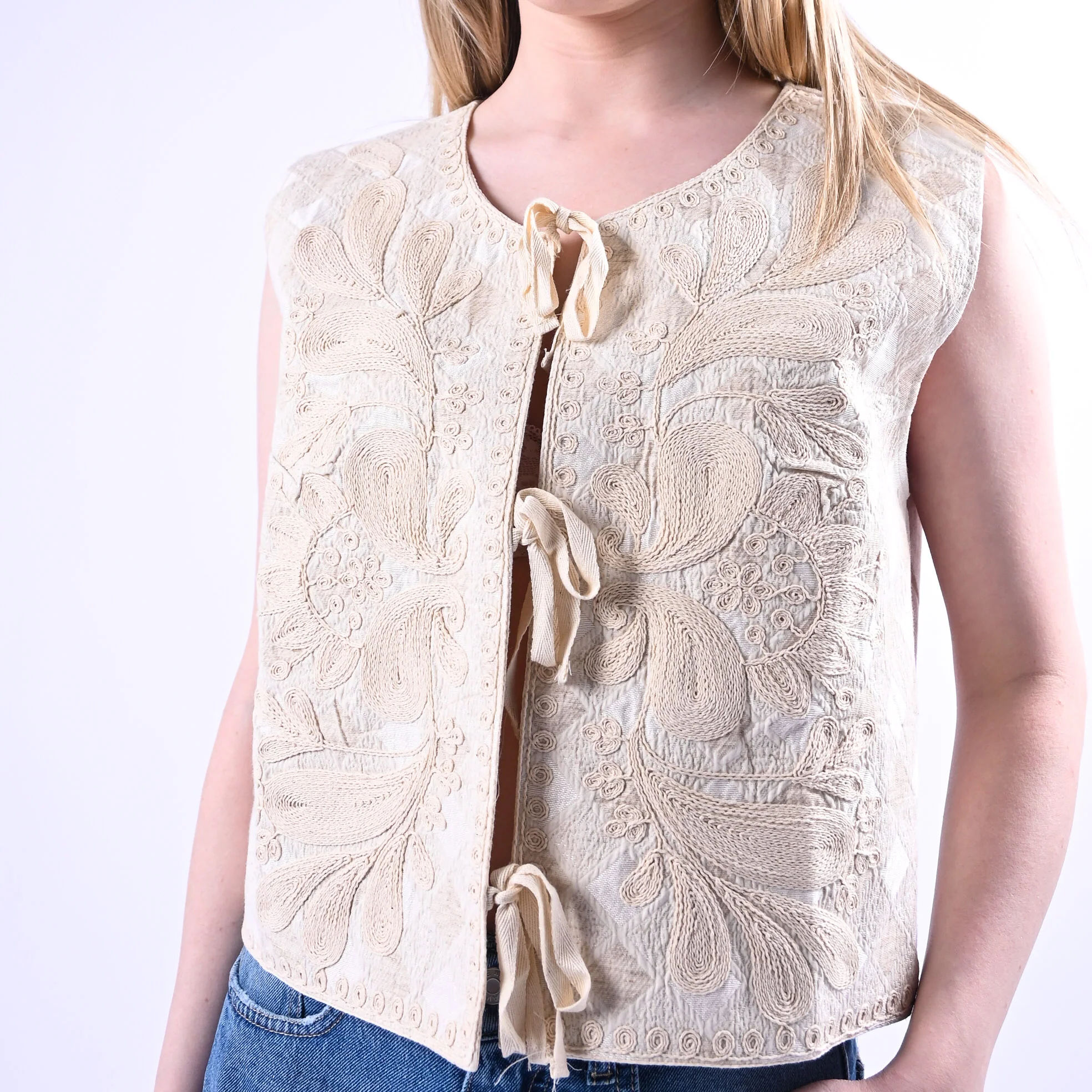 HAVEONE - GILET RICAMATO CON LACCETTI ART.LSS-Q023 - BEIGE - Image 5