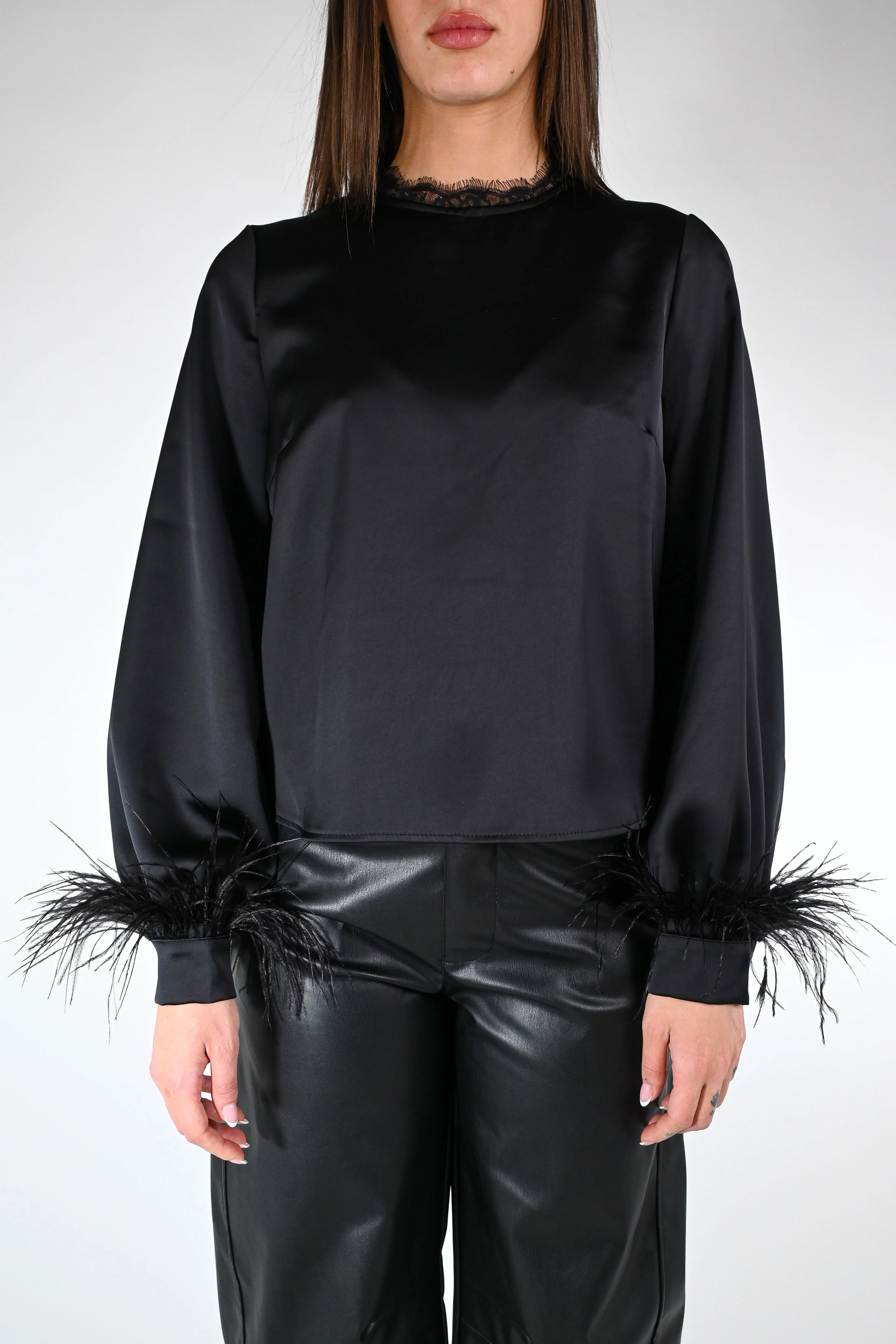 MOTEL - BLUSA IN RASO CON PIZZO E PIUME ART.W25CC64 - NERO - Image 2