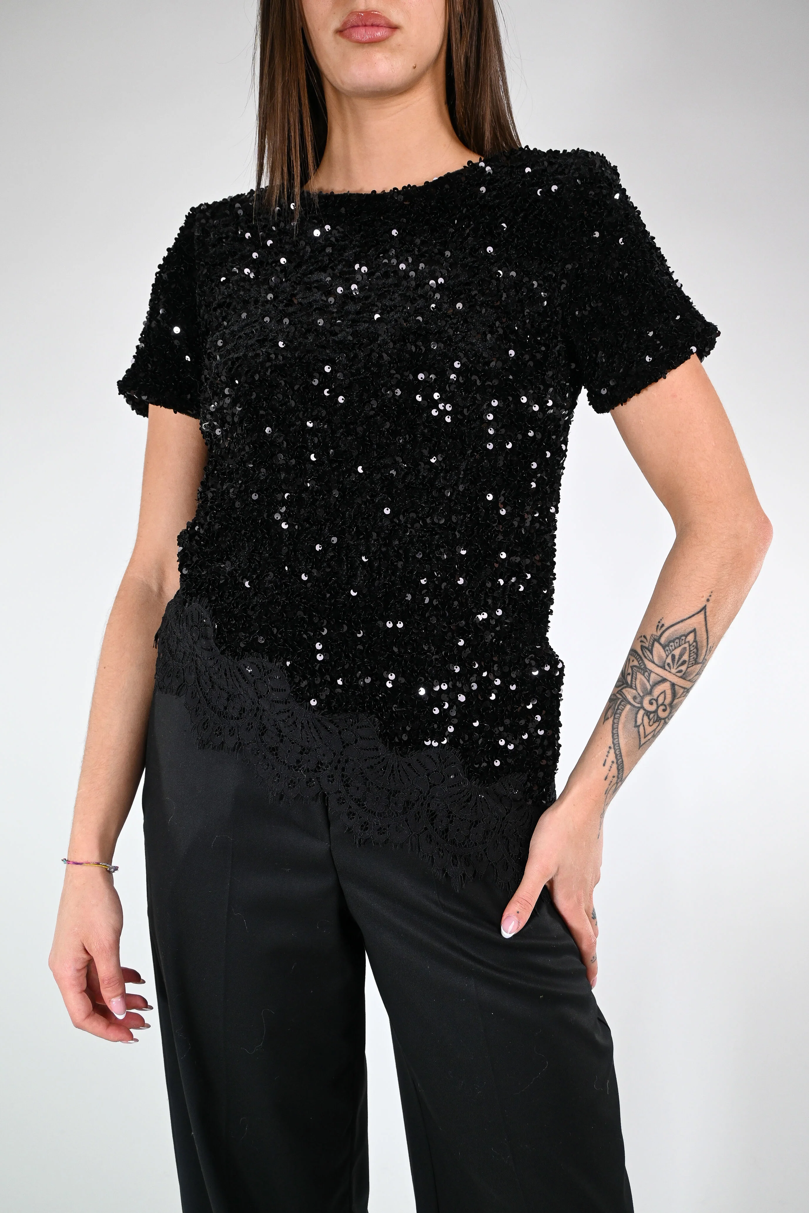 MOTEL - BLUSA PAILLETTES ASIMMETRICA+PIZZO ART.W25CC74 - NERO
