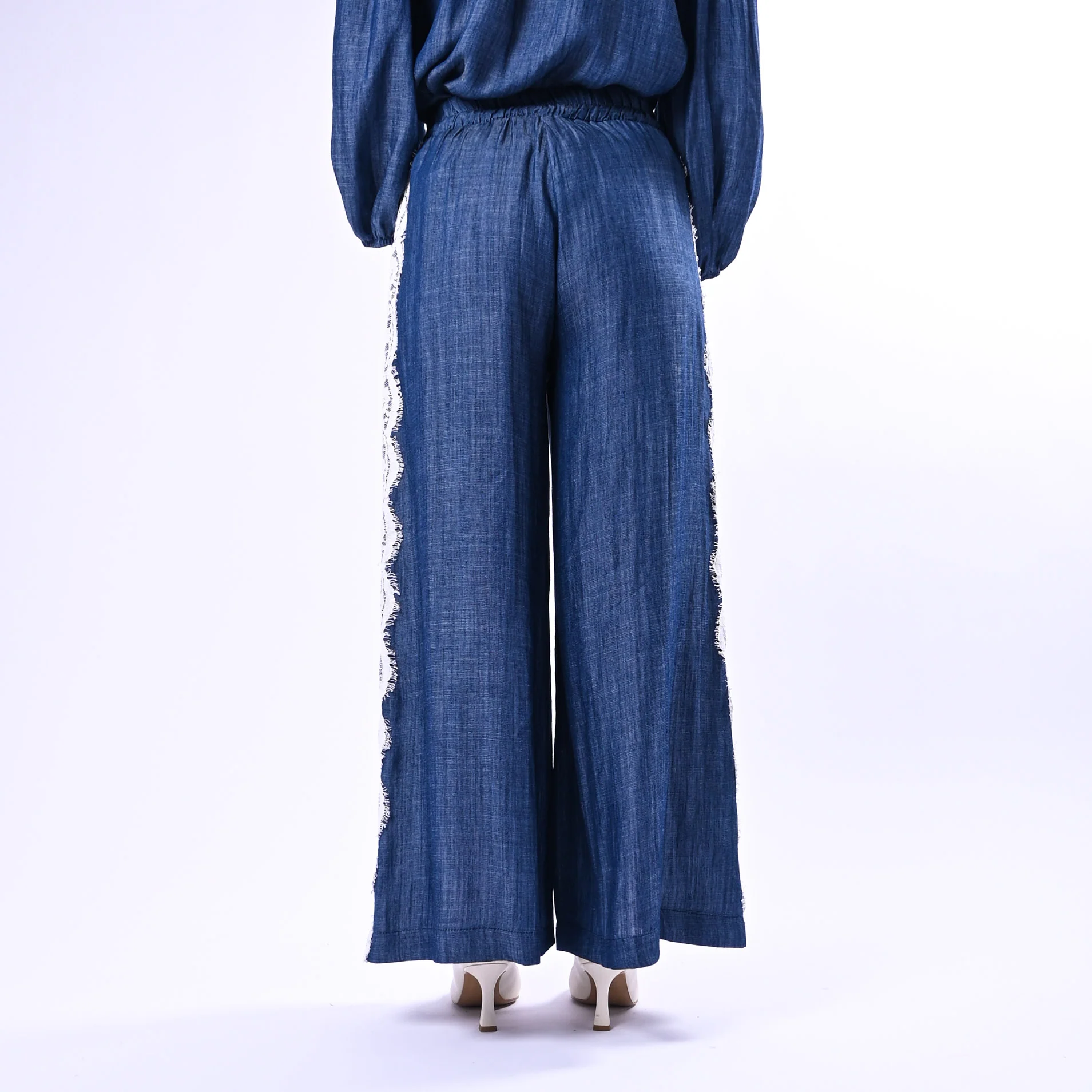 MOTEL - PANTALONE PALAZZO CHAMBRAY INSERTI PIZZO ART.S26PA62/J - JEANS - Image 4