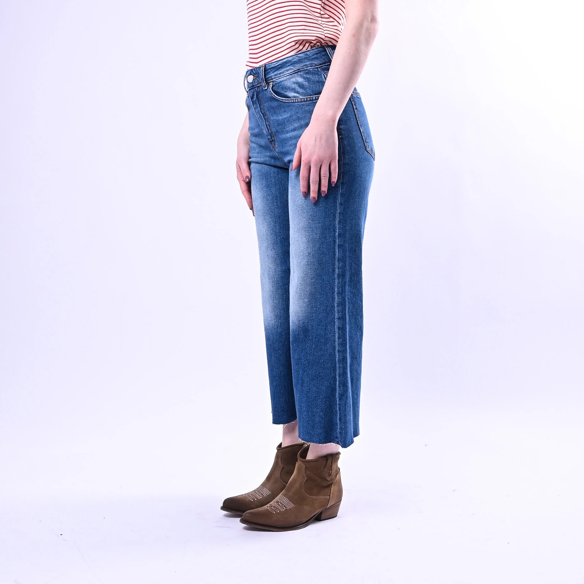 PHILIA LOFT - JEANS TROMBETTA SFRANGIATO ART.G02V0558 - LAVAGGIO MEDIO - Image 4
