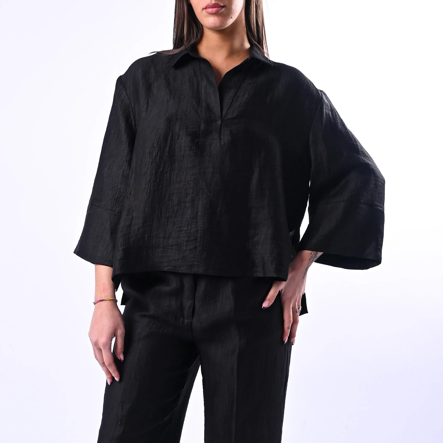 SOUVENIR PRIVE' - BLUSA A SCATOLA IN SHANTUNG ART.W39S0250 - NERO - Image 2