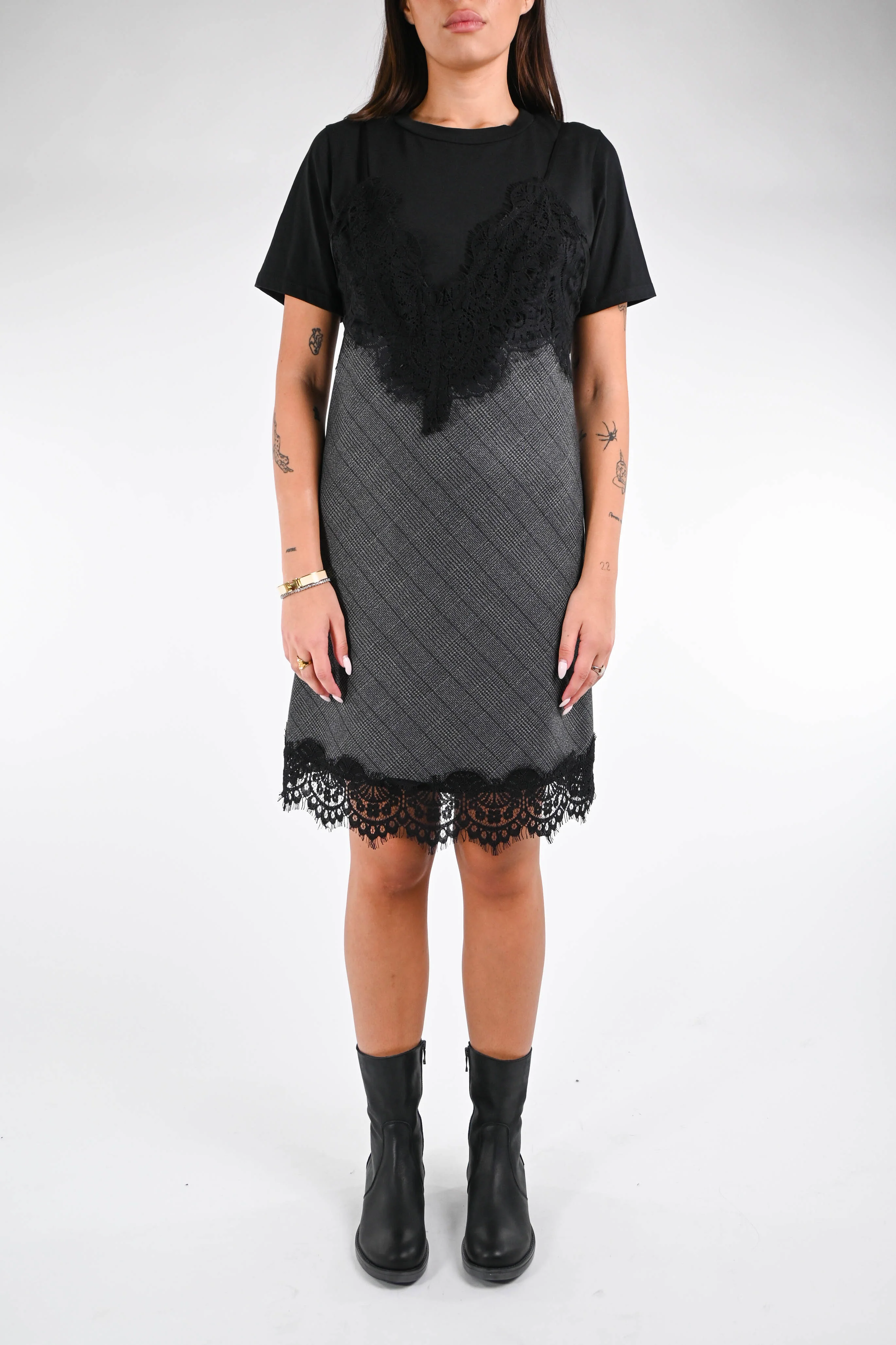 TENSIONE IN - ABITO + T-SHIRT SPALLINA CON PIZZO ART.37709 - CHECK NERO - Image 2