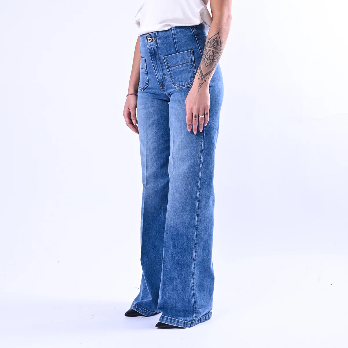 TENSIONE IN - JEANS CON TASCHE DAVANTI ART.CJ12722 - LAVAGGIO MEDIO - Image 3