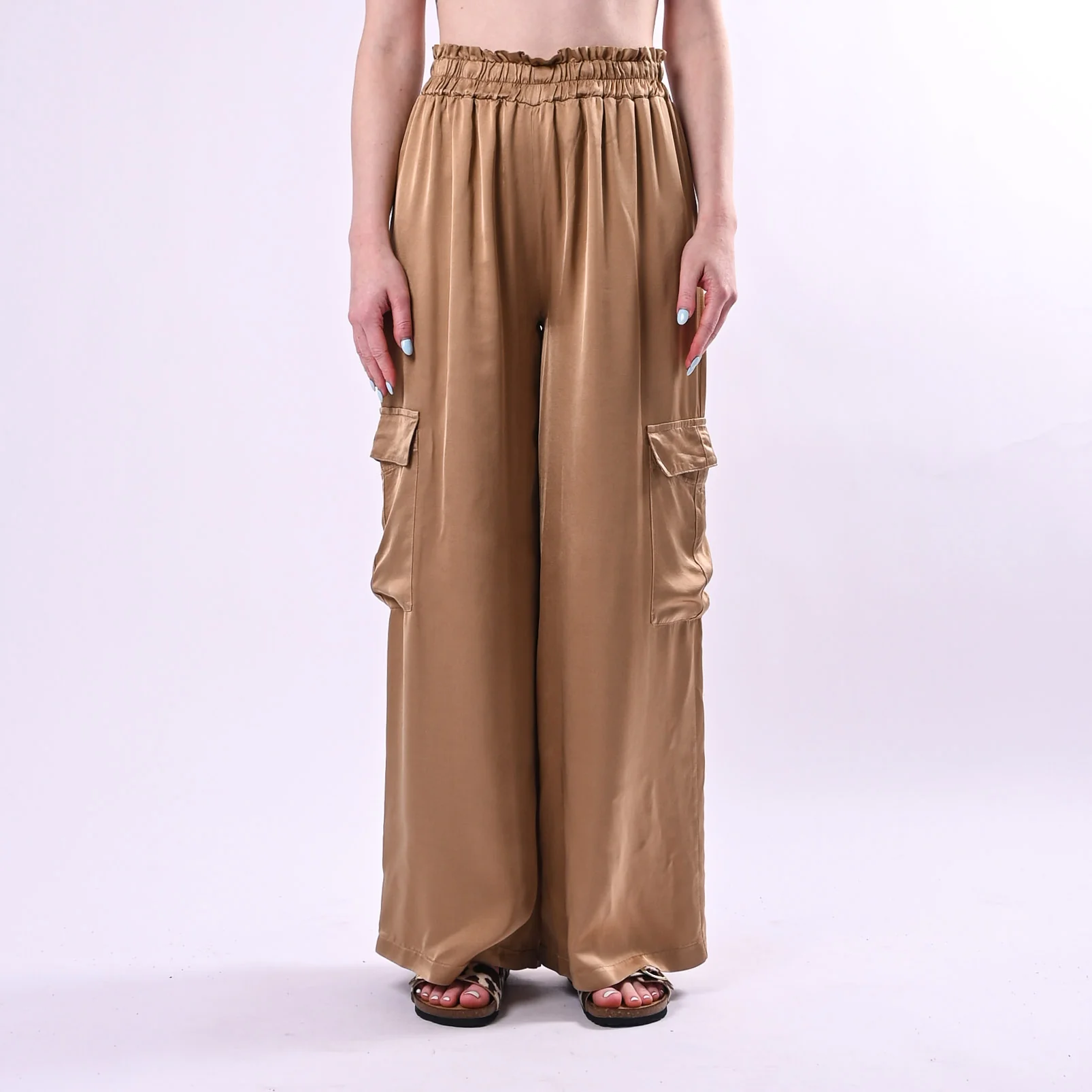 TENSIONE IN - PANTALONE PALAZZO CON TASCONI ART. G433P22R/D - DESERTO - Image 2