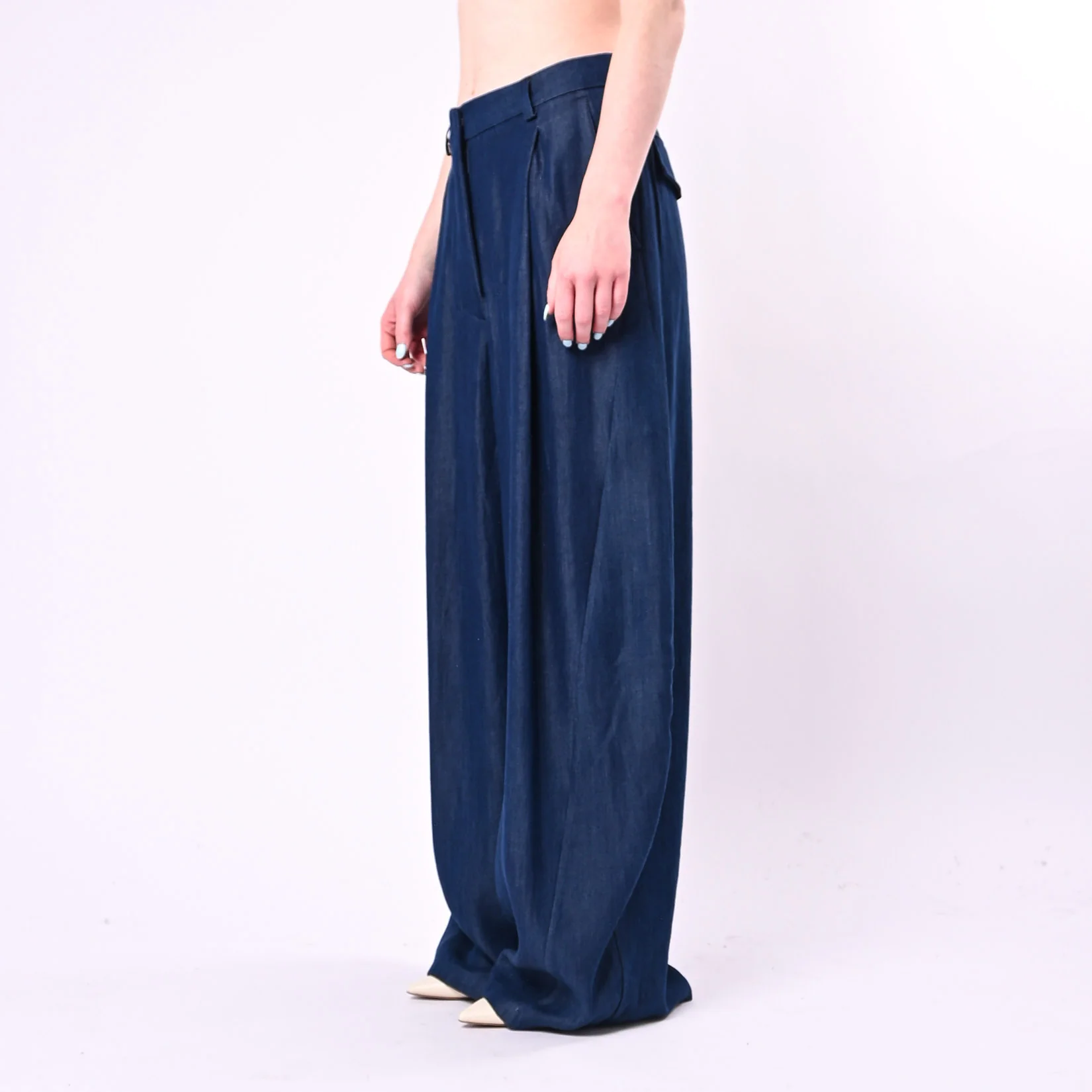 TENSIONE IN - PANTALONI BALLOON IN LYOCELL CON PINCES ART. S26PE21/B - BLU - Image 3