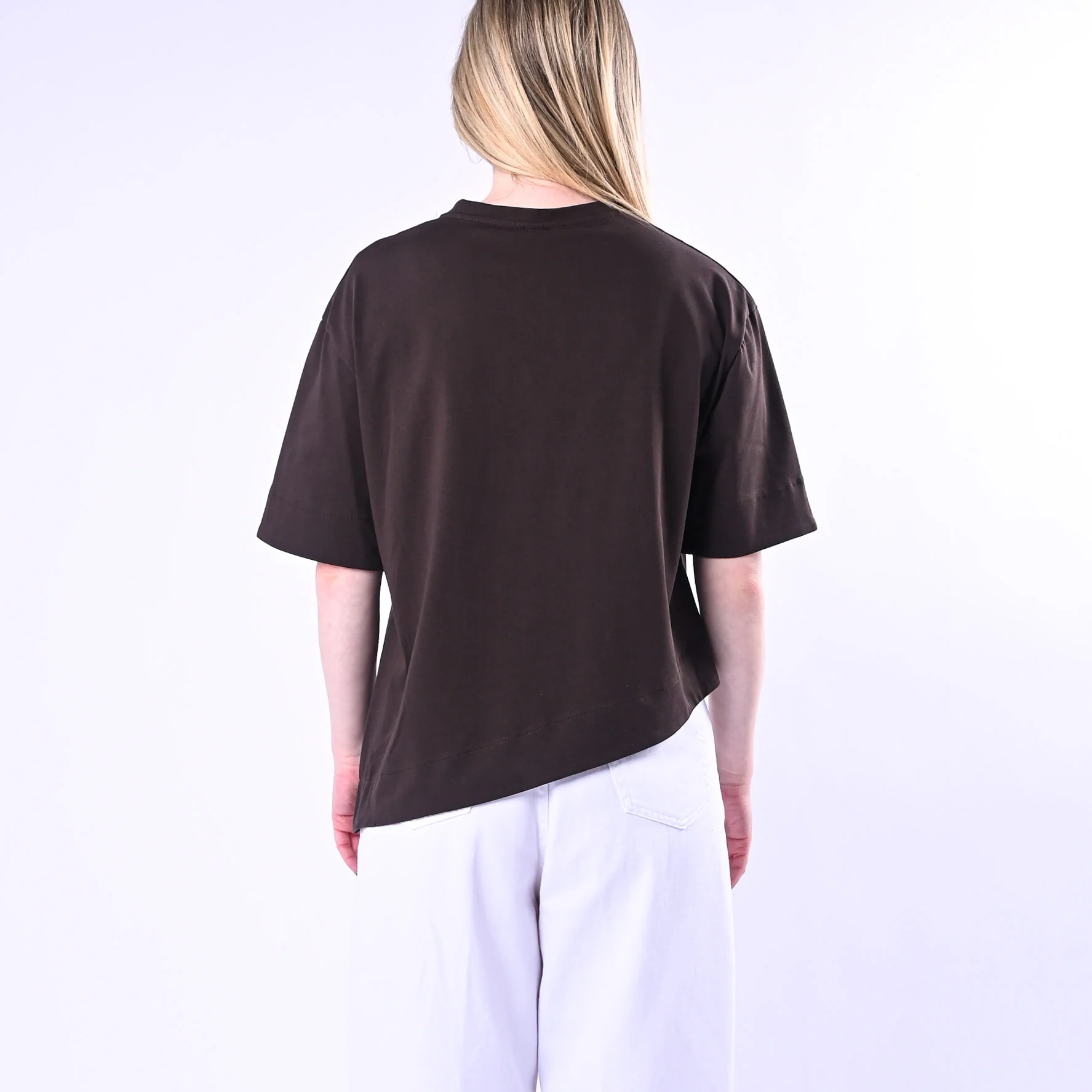 TENSIONE IN - T-SHIRT ASIMMETRICA CON TASCA PAILLETTES ART.260194/M - MORO - Image 4