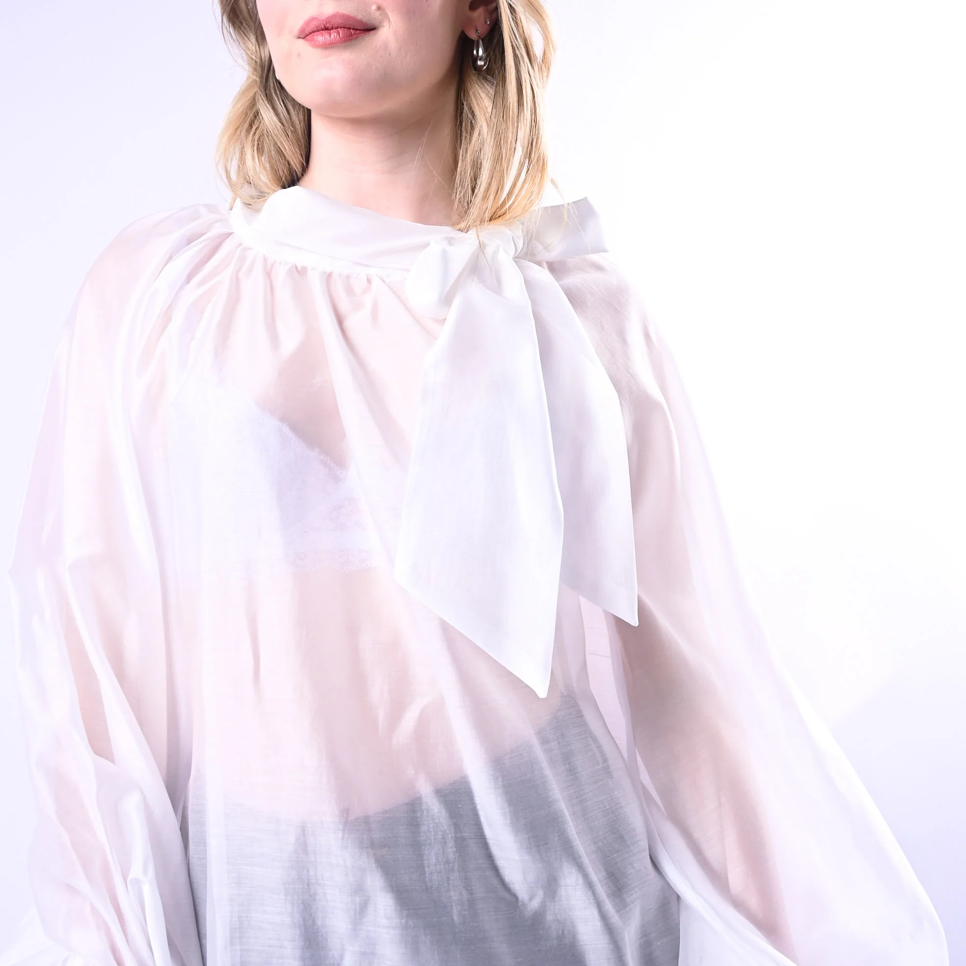 VICOLO - CAMICIA CON FIOCCO E MANICA SBUFFO ART.TAB0210 - BIANCO - Image 5