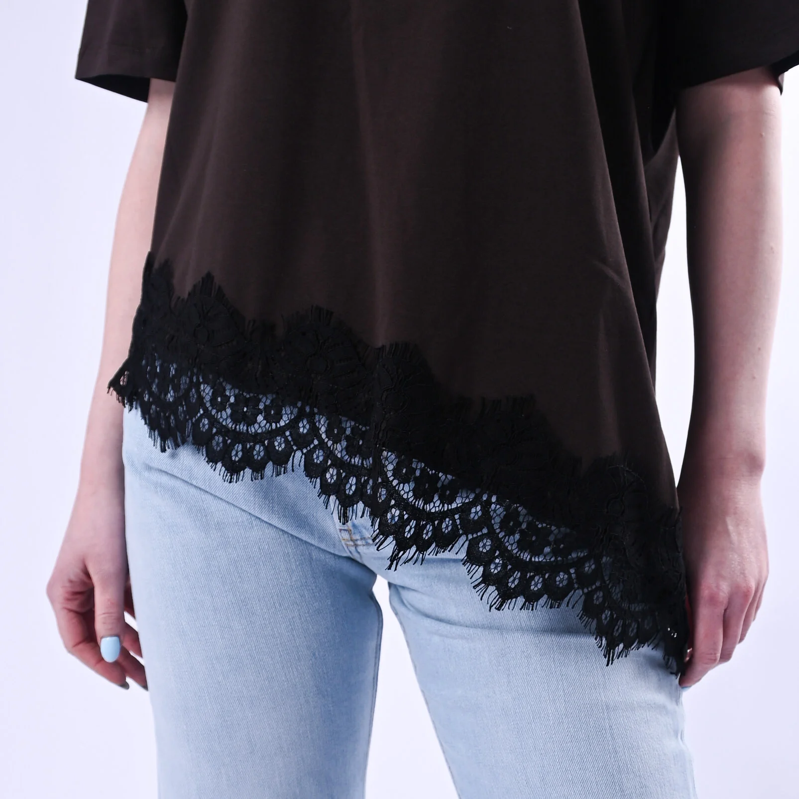 VICOLO - T-SHIRT ASIMMETRICA CON PIZZO ART.RAB0598/M - MORO - Image 5