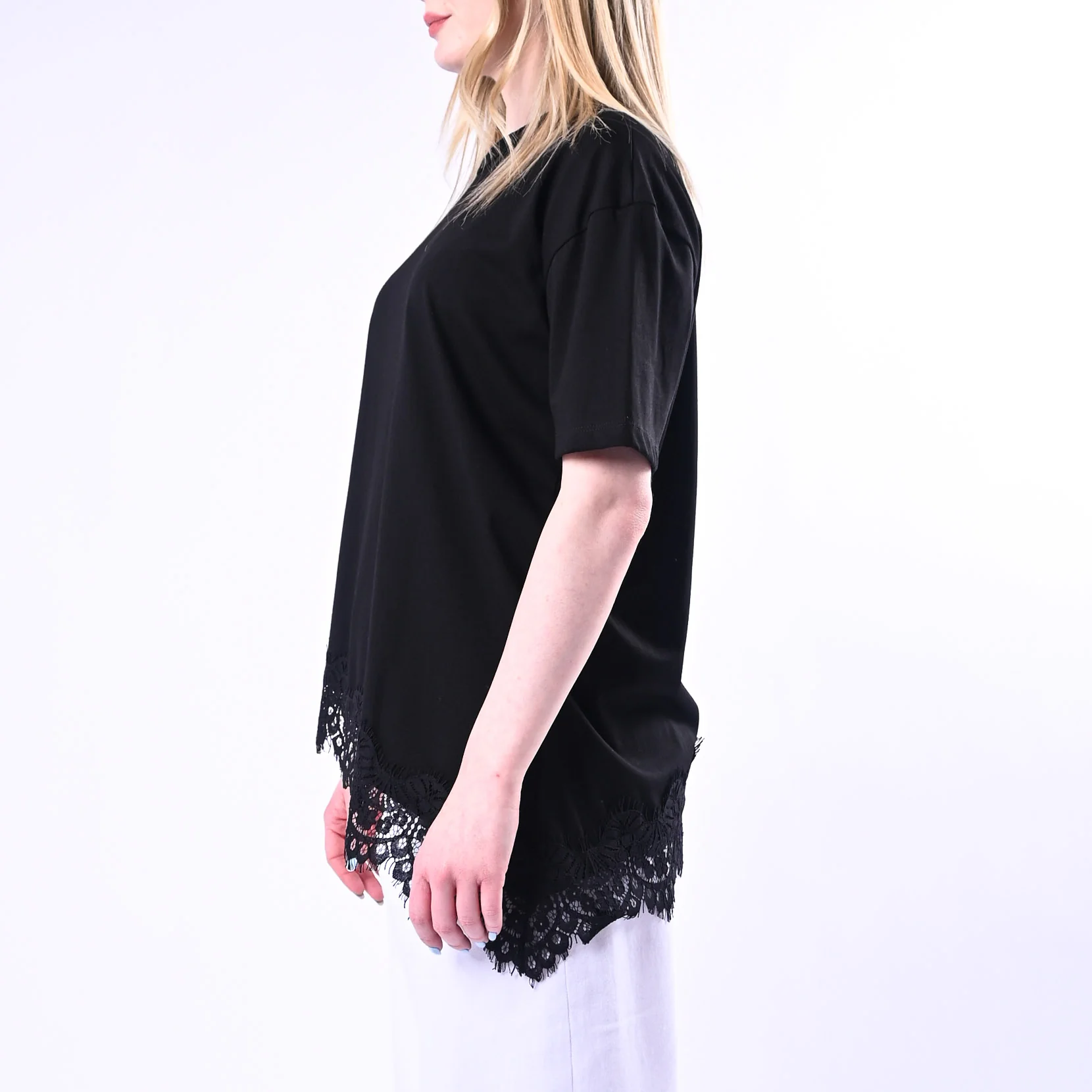 VICOLO - T-SHIRT ASIMMETRICA CON PIZZO ART.RAB0598/NE - NERO - Image 3