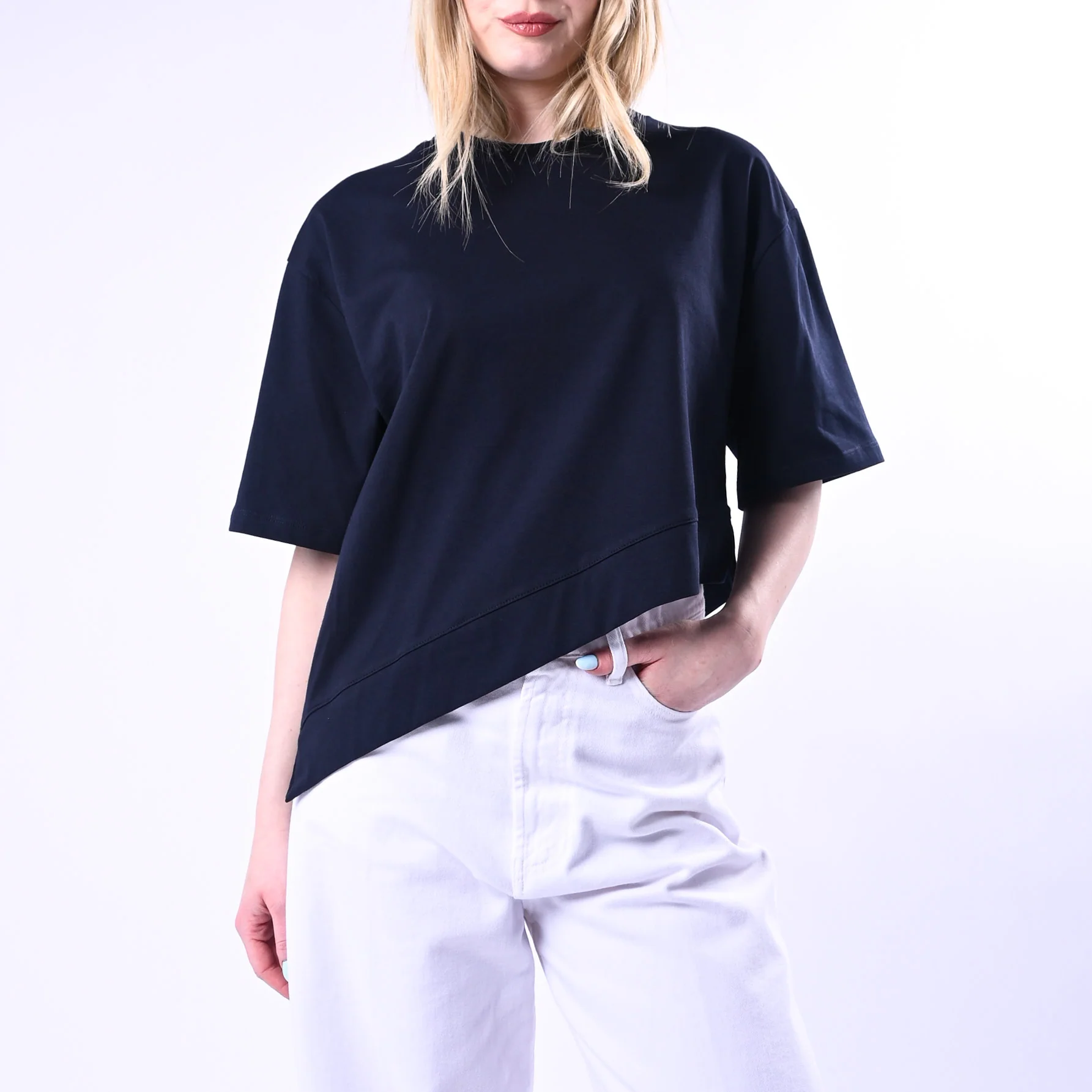 VICOLO - T-SHIRT GIRCOLLO ASIMMETRICA ART.UAB0281/BL - BLU