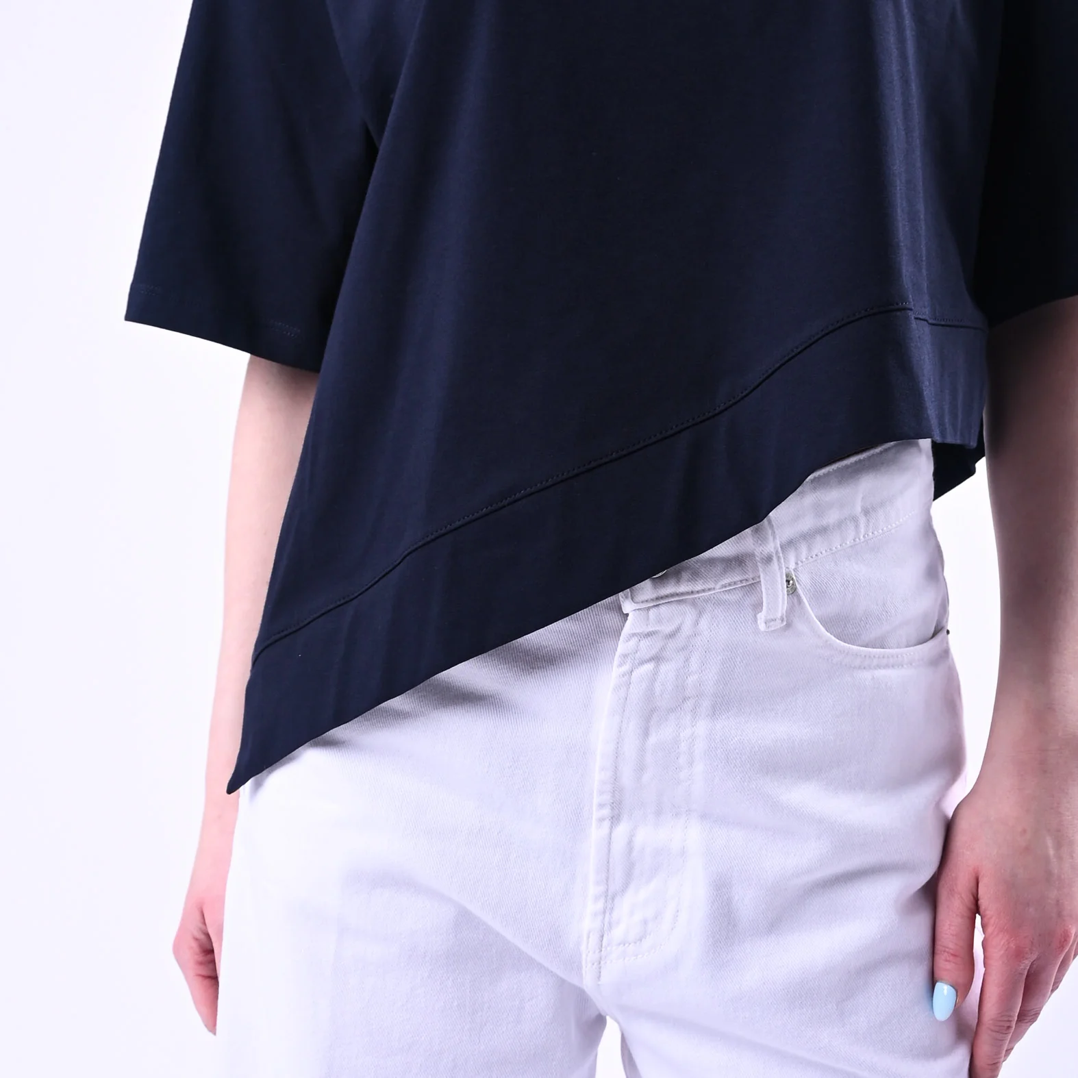 VICOLO - T-SHIRT GIRCOLLO ASIMMETRICA ART.UAB0281/BL - BLU - Image 5