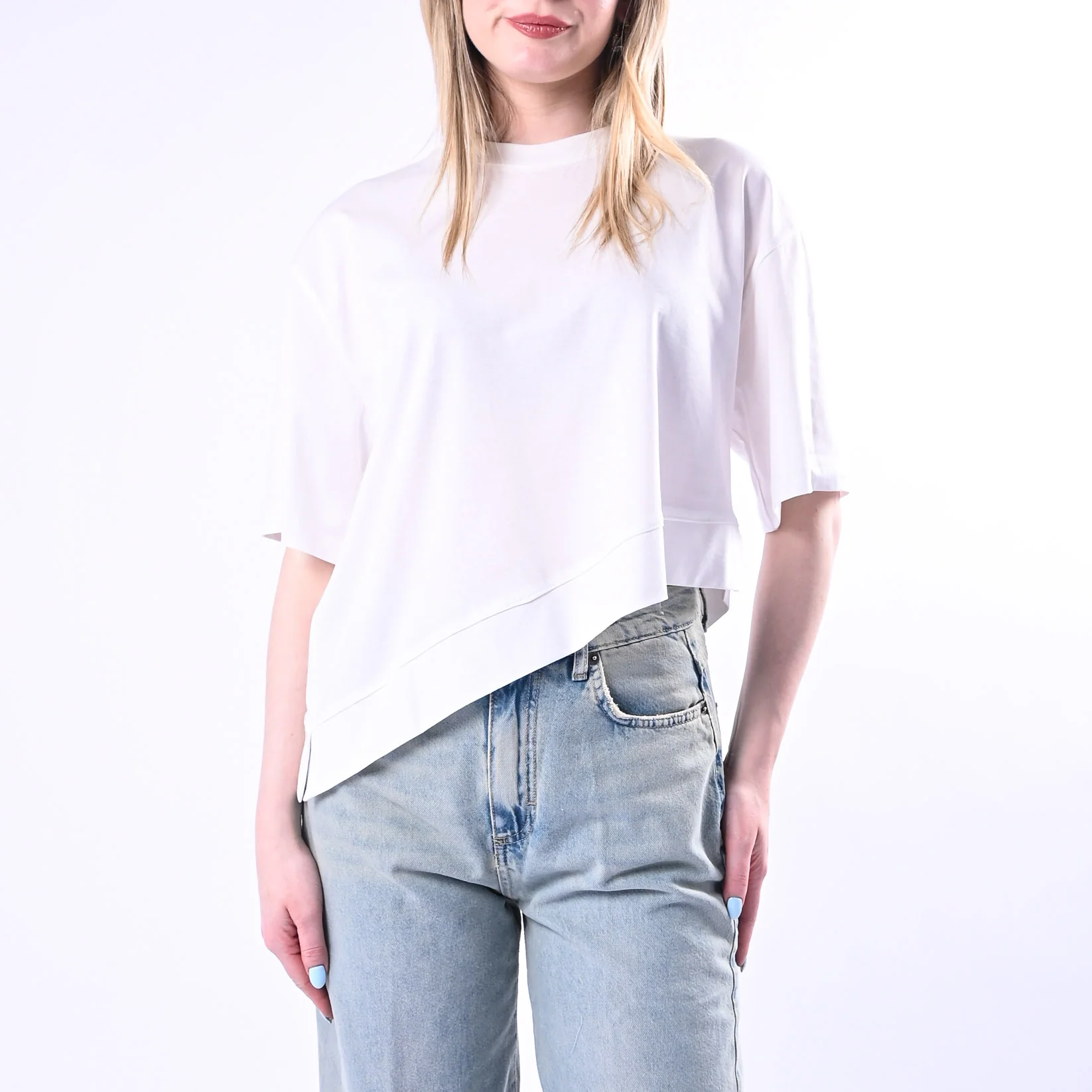 VICOLO - T-SHIRT GIRCOLLO ASIMMETRICA ART.UAB0281/NA - NATURALE