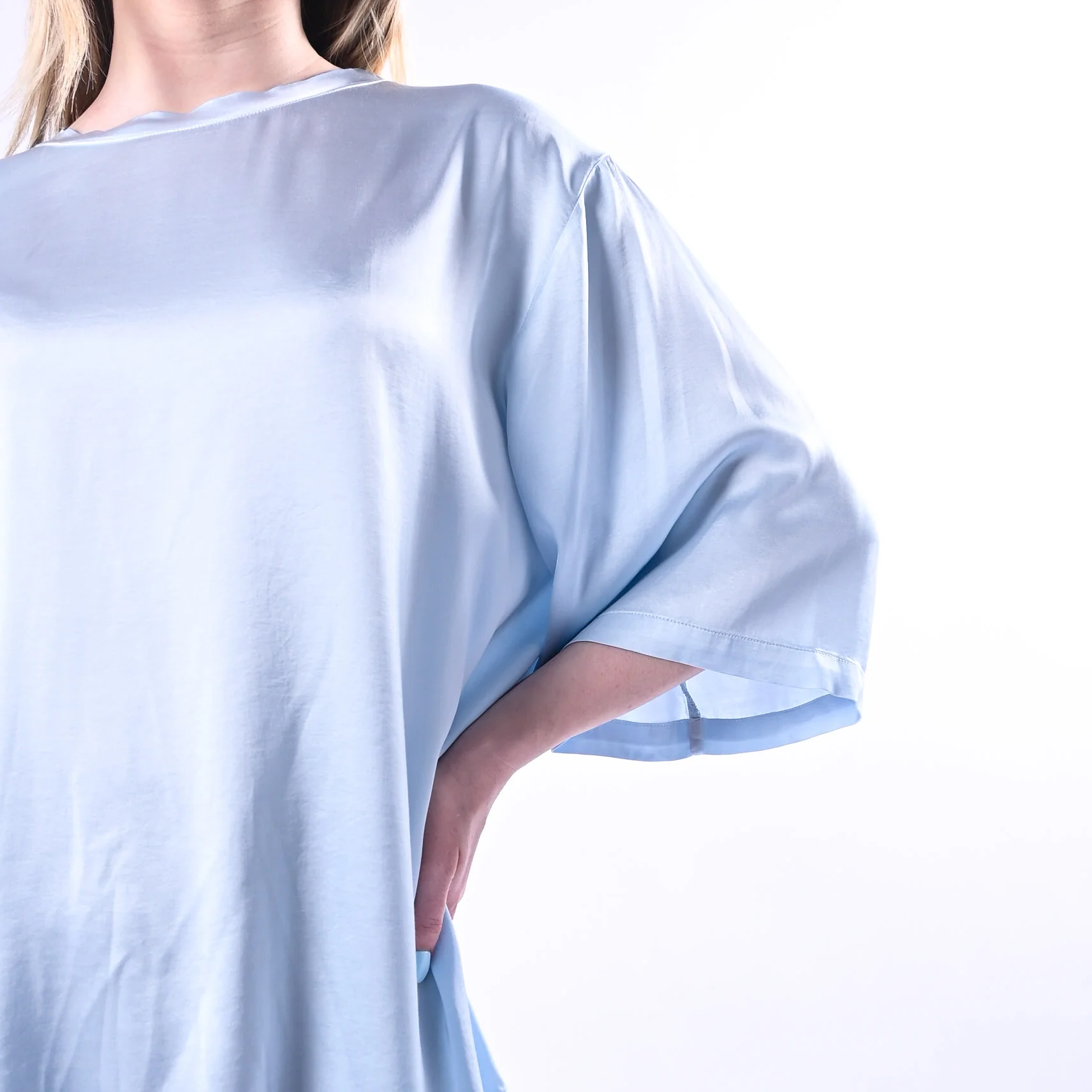VICOLO - T-SHIRT OVER IN VISCOSA ART.TAB0081/C - CELESTE - Image 4