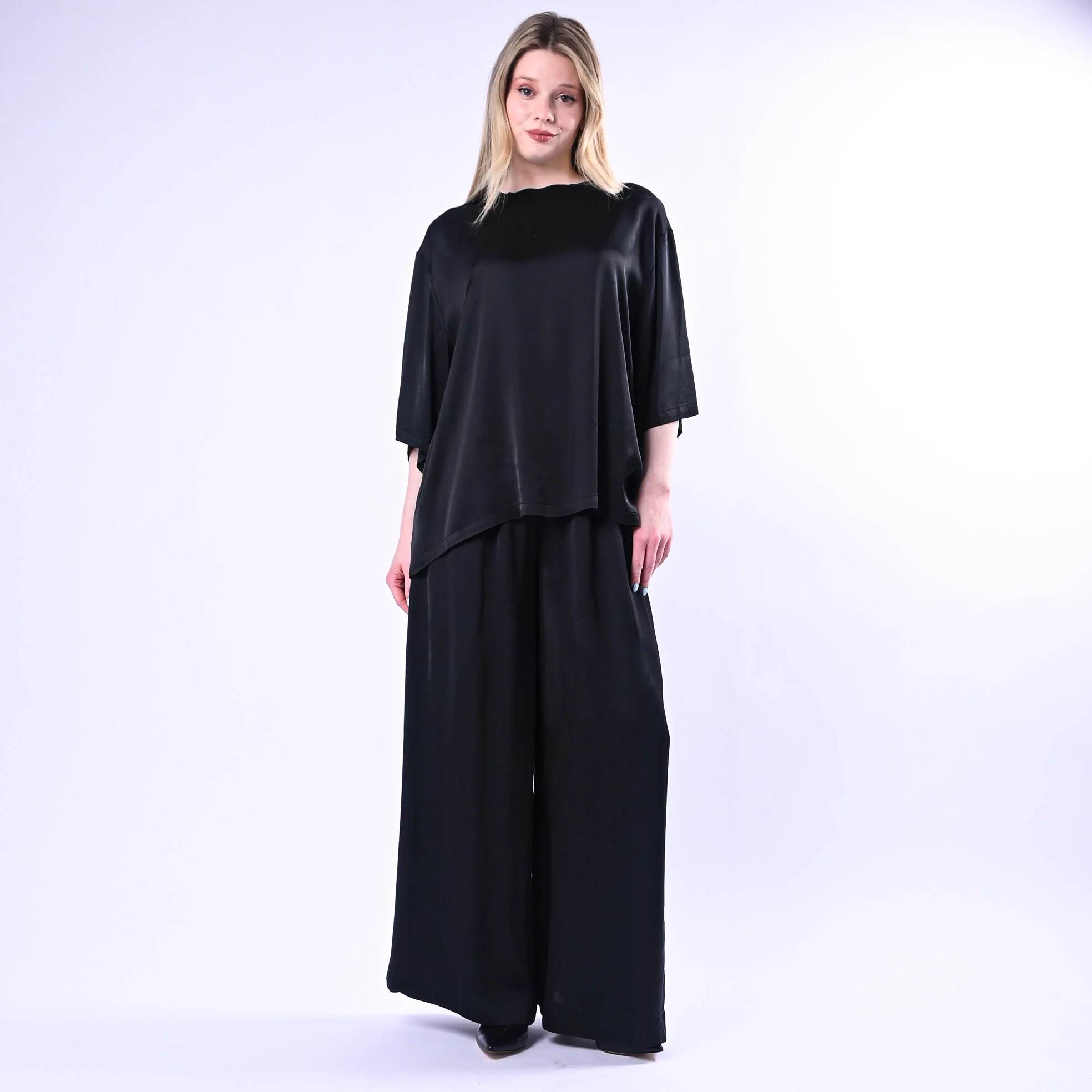 VICOLO - T-SHIRT OVER IN VISCOSA ART.TAB0081/N - NERO